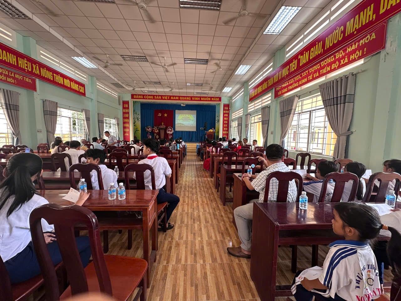 Xã Bình Tân: Sôi nổi Hội thi “Liên hoan Tiếng hát khu dân cư” năm 2025.